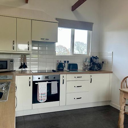 Beautiful Rural Self Contained Farm Annex Villa Hordle Exteriör bild