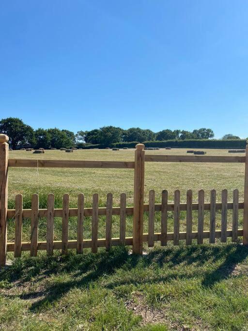 Beautiful Rural Self Contained Farm Annex Villa Hordle Exteriör bild