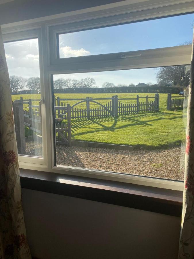 Beautiful Rural Self Contained Farm Annex Villa Hordle Exteriör bild